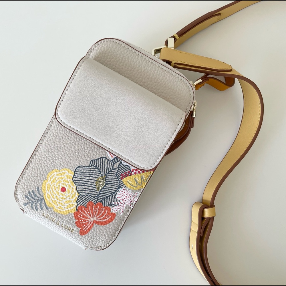NEW Handpainted Floral Crossbody Phone Bag, Cream - Picture 4 of 9